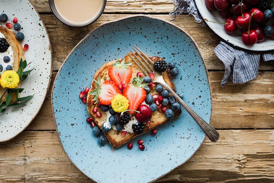 Tost z owocami